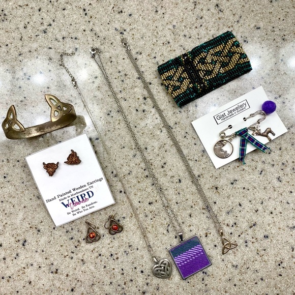 Celtic Knot Necklace and Earrings Set Silver - Picture 7 of 7